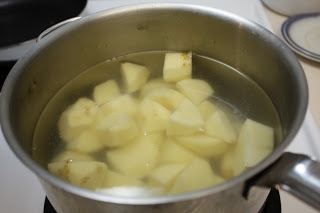 отварить картофель